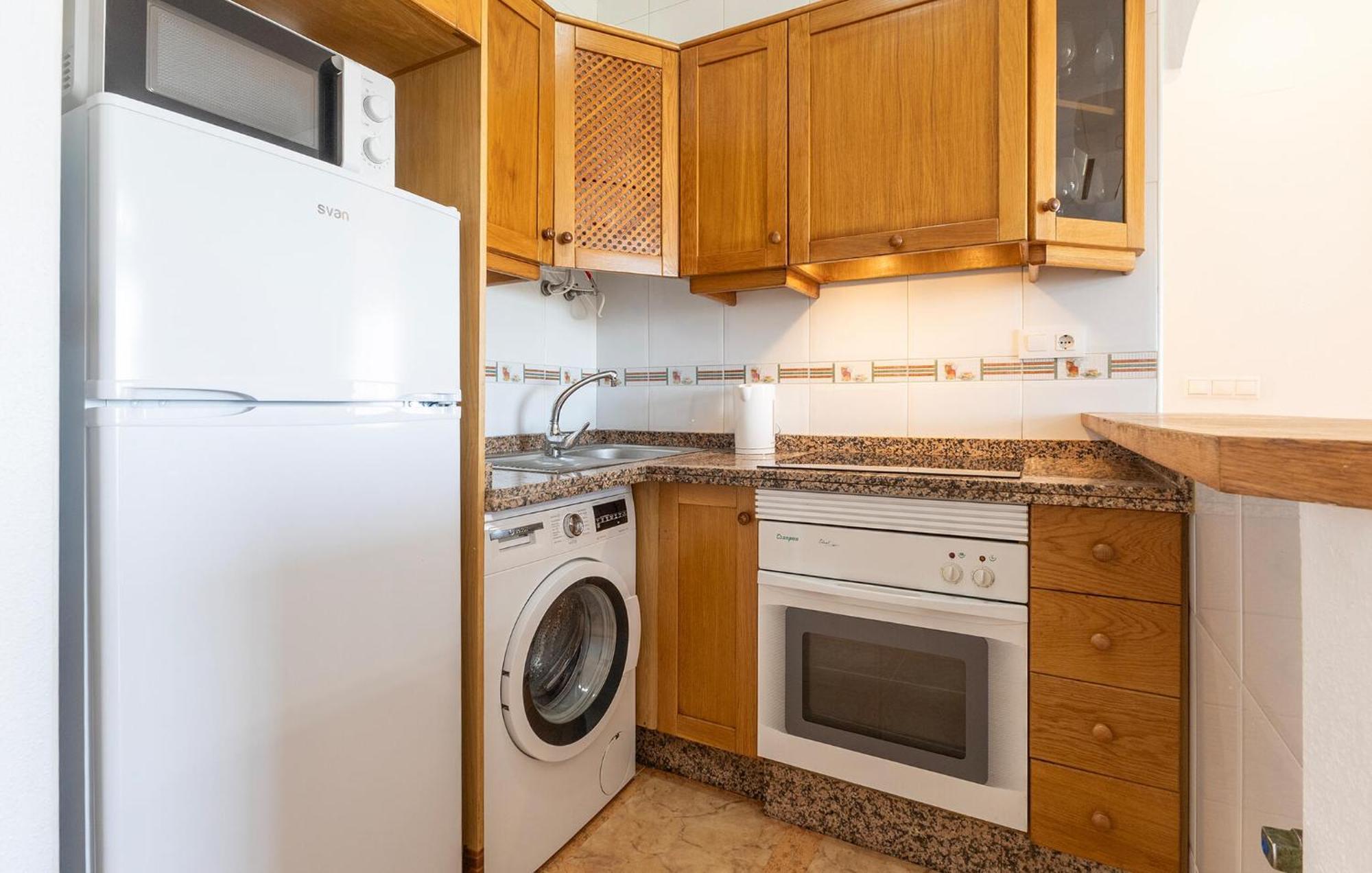 Cozy Apartment In 산페드로델피나타르 외부 사진